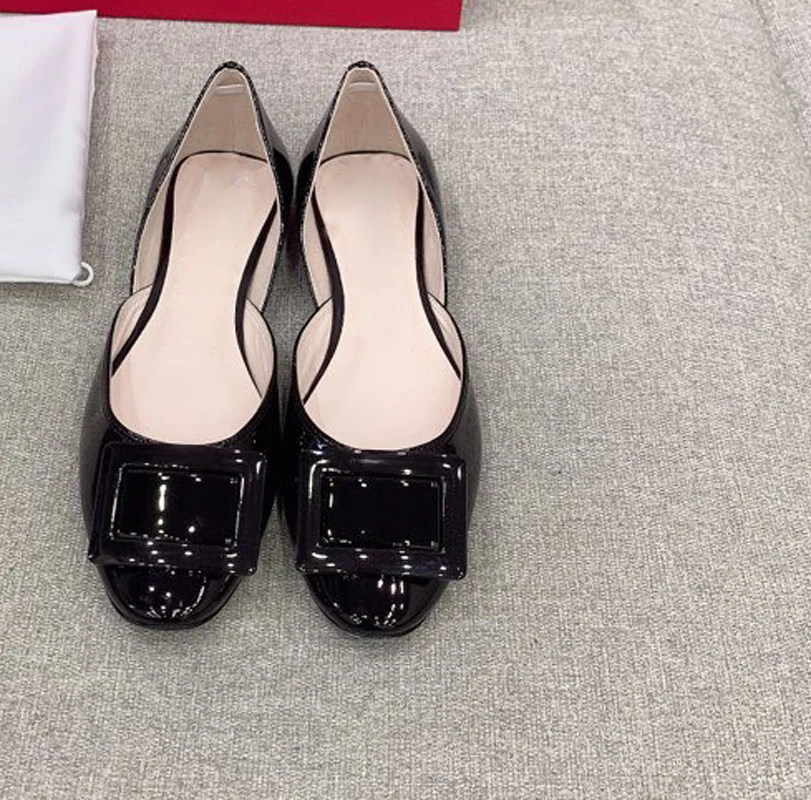 

2024 Popular Design Casual Flats For Women Round Toe Leather Ladies Flat Sandals Square Button Shallow Single Shoes High Quality