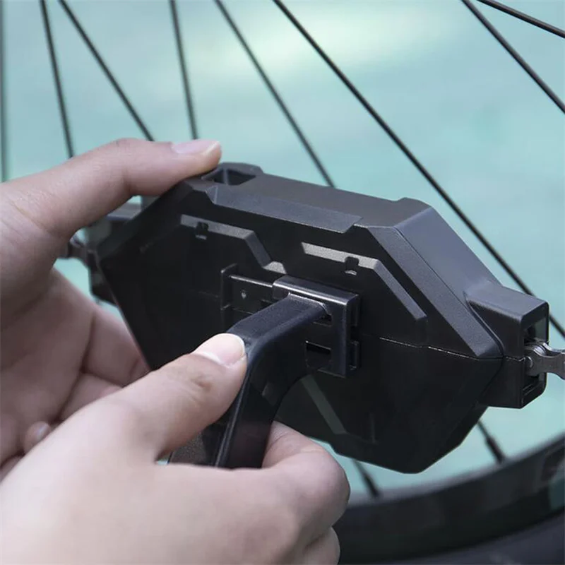 Portable Magnetic Bicycle Chain Cleaner 1