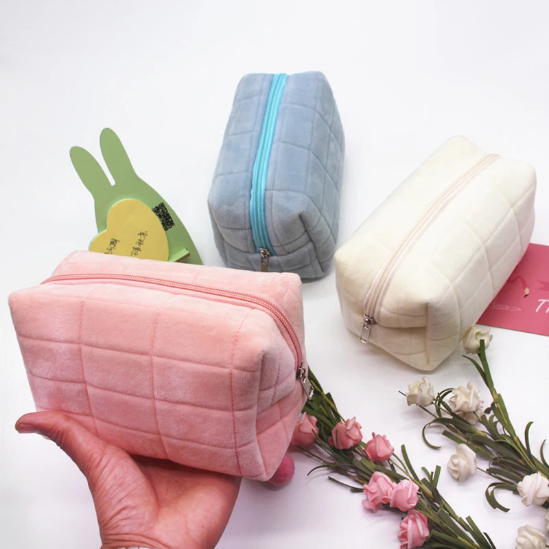 

Cute Fur Makeup Bag For Women Zipper Large Solid Color Cosmetic Bag Travel Cosmetic Bags Cute Mini Zipper Toiletry Bag
