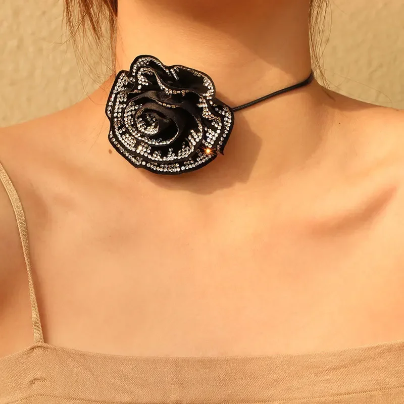 Rose Flower Women's Necklace with Rhinestone Leather Adjustable Strap Banquet Wedding Clavicle Chain For Woman Fashion Jewelry