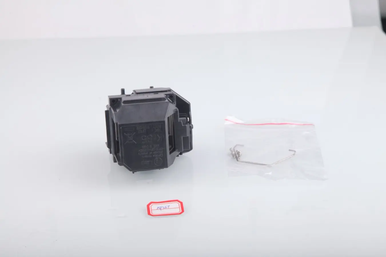 For ELPLP67 Accessories of projection lamps fits for EPSON EB-X02 EB-S02 EB-W02 EB-W12 EB-X12 EB-S12 EB-X11 EB-X14 EB-W16 EX521