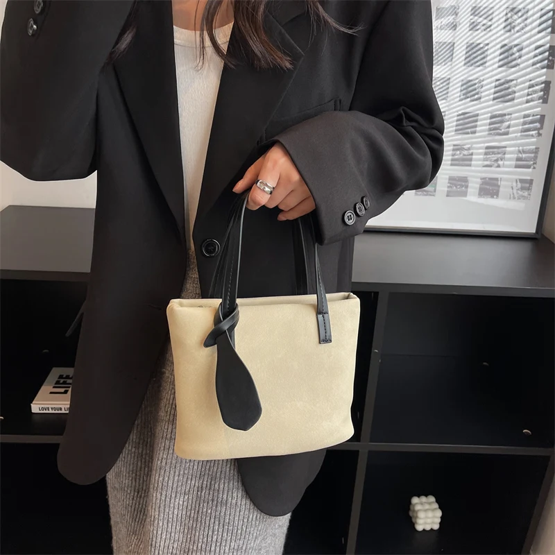 Classic Handbag With Luxury Design New Women's Shoulder Bag For Autumn/winter 2022 Small Tote Bag Casual Street Style Small Bag