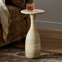 Table d'appoint au design inspiré du bowling, table basse moderne en marbre et texture travertin 1