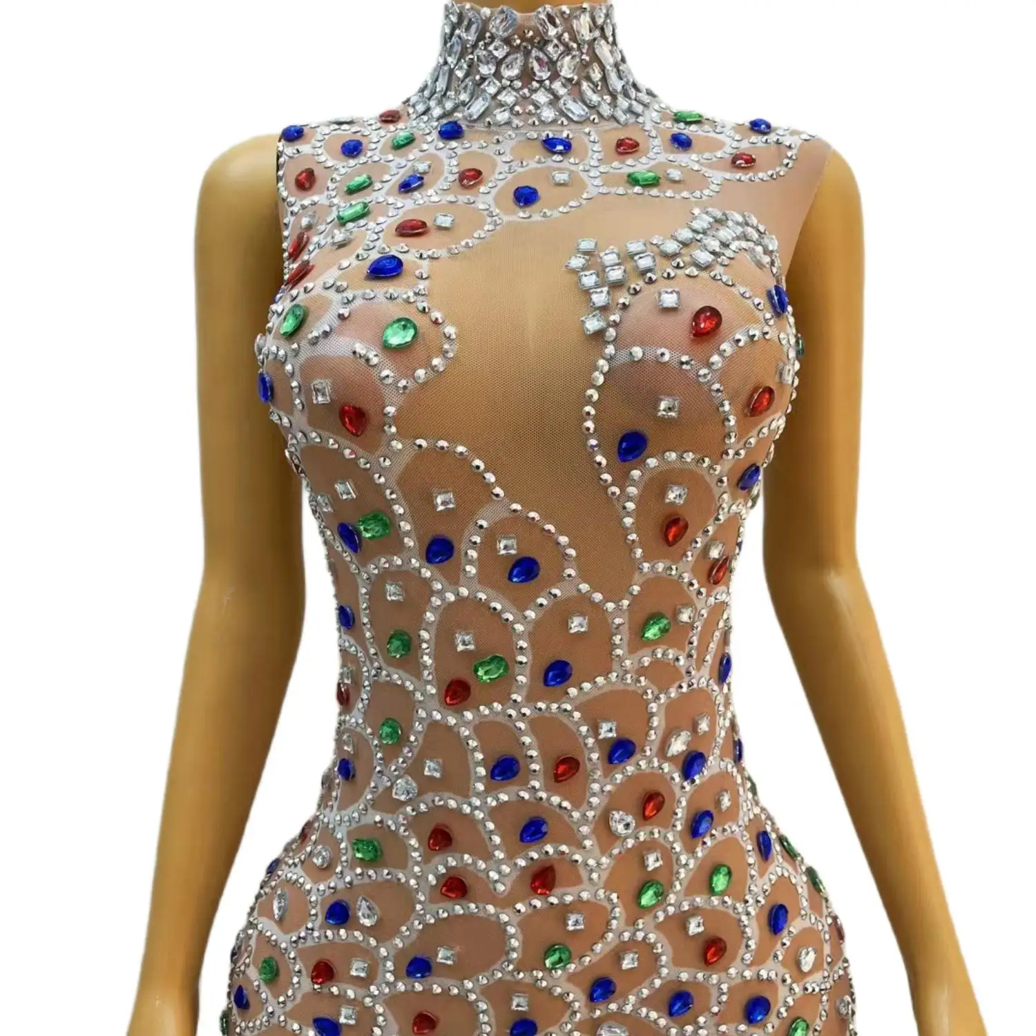 Рисунок 4 - Женское длинное платье для выпускного вечера