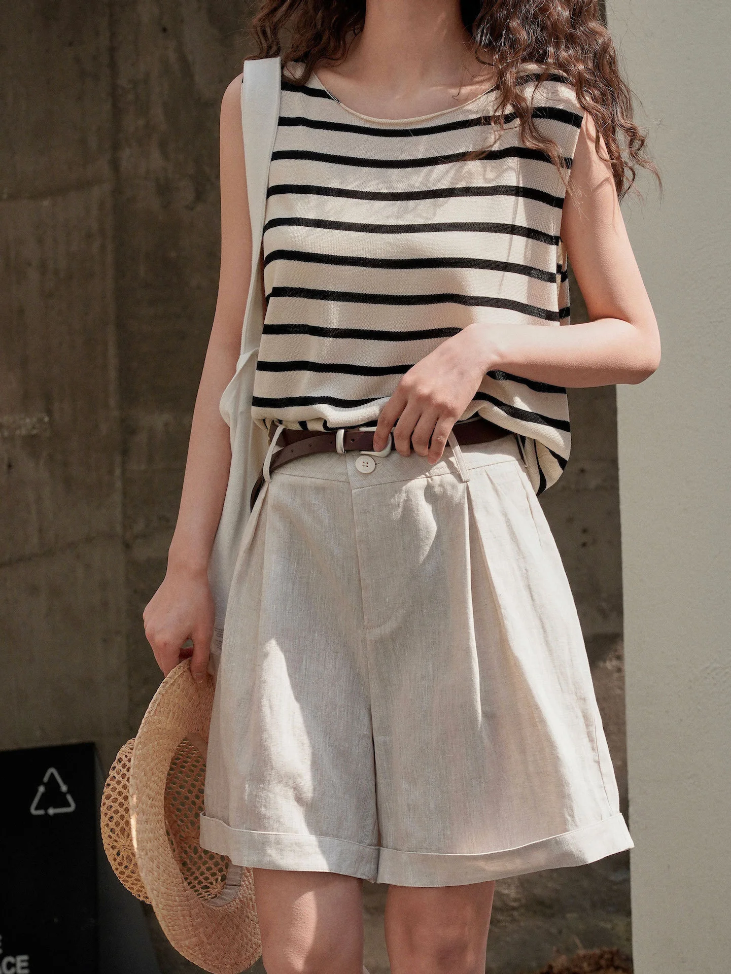 [LANMREM] Korean Version Linen Shorts For Women Solid High Waist Wide Leg Pants Loose Sun Protection Clothing 2025 Summer New