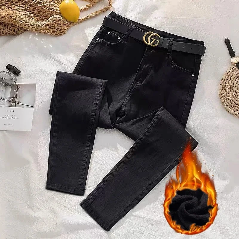 Black [plus velvet thickening]]