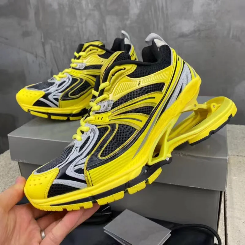 

2024 New Men Running Shoes Yellow Spring Breathable Mesh Women Sport Shoes Height Increasing Outdoor Casual Lovers Sneakers