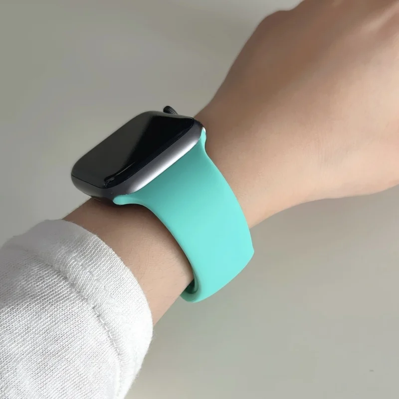 Premium Silicone Sports Band for Smartwatches - Versatile Size Options