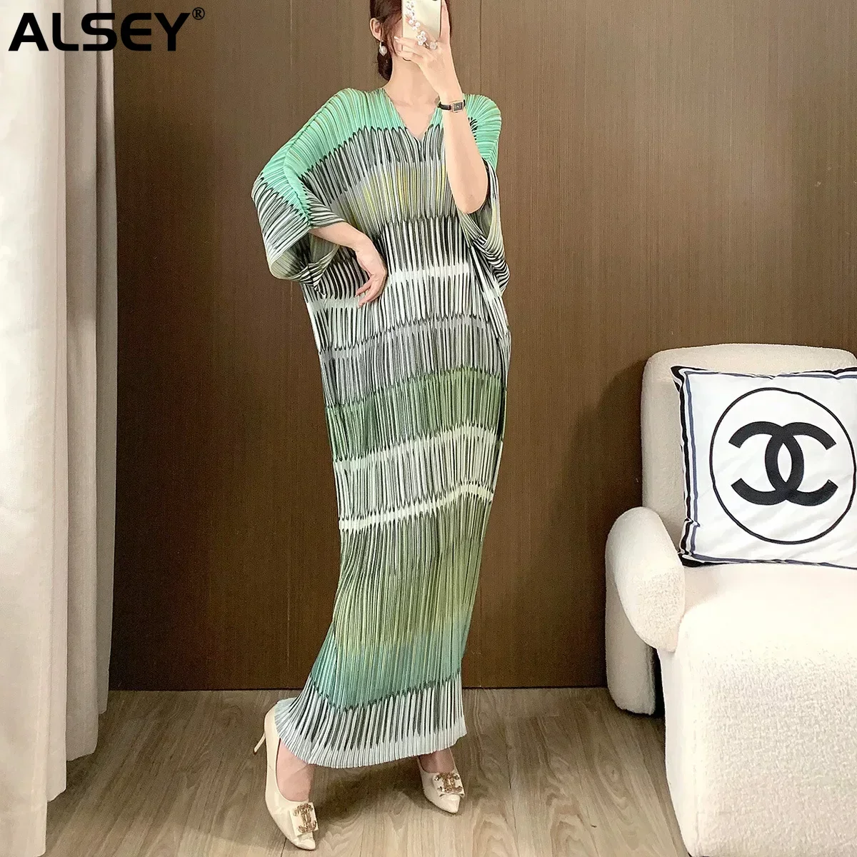 

ALSEY Miyake Batwing Sleeves Pleated Long Dress Summer New Fashion Geometric Printing V-neck Elegant Design Dresses for Women