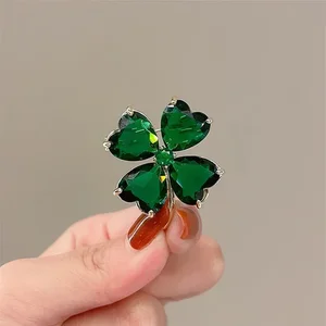 Lucky Grass To Prevent Walking Brooch Four-leaf Clover Vintage Emerald Color Brooch Female Wedding Suit Jewelry Accessories