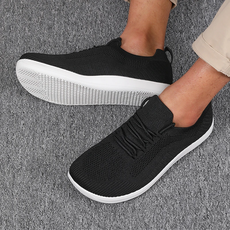 New Fashion Wide Toe Barefoot Sneakers Mesh Soft Sole Breathable Lace Up Shoes Versatile Daily Round Toe Couple Running Shoes