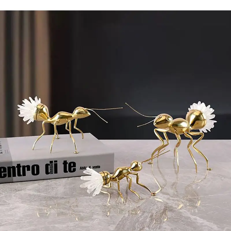 

Golden Crystal Ants Artwork Ornaments Desk Decoration Crystal Flower Tail Ant Sculpture Modern Crafts Room Aesthetics Decor