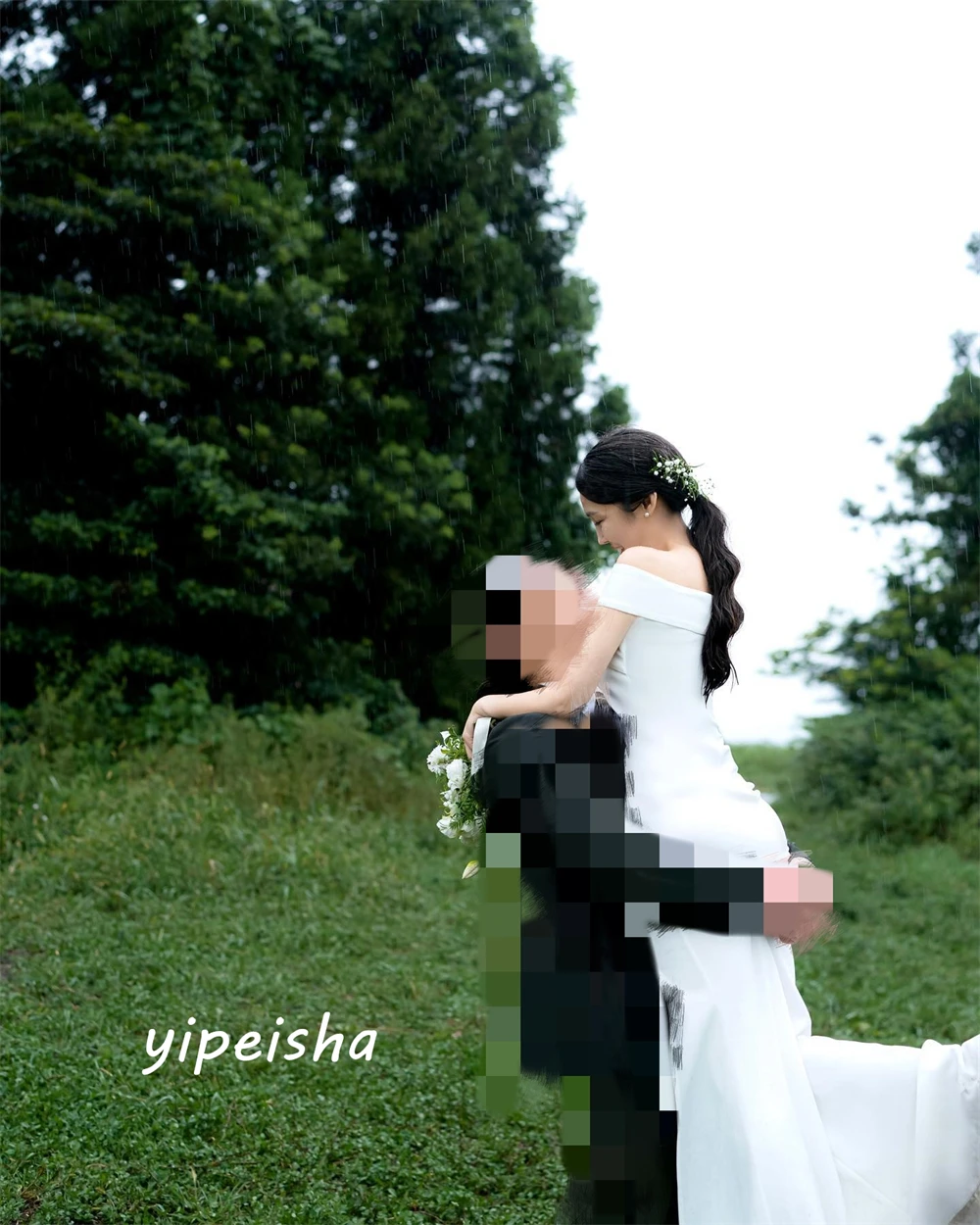 Рисунок 4 - Вечерние платья-футляр Yipeisha с открытыми плечами