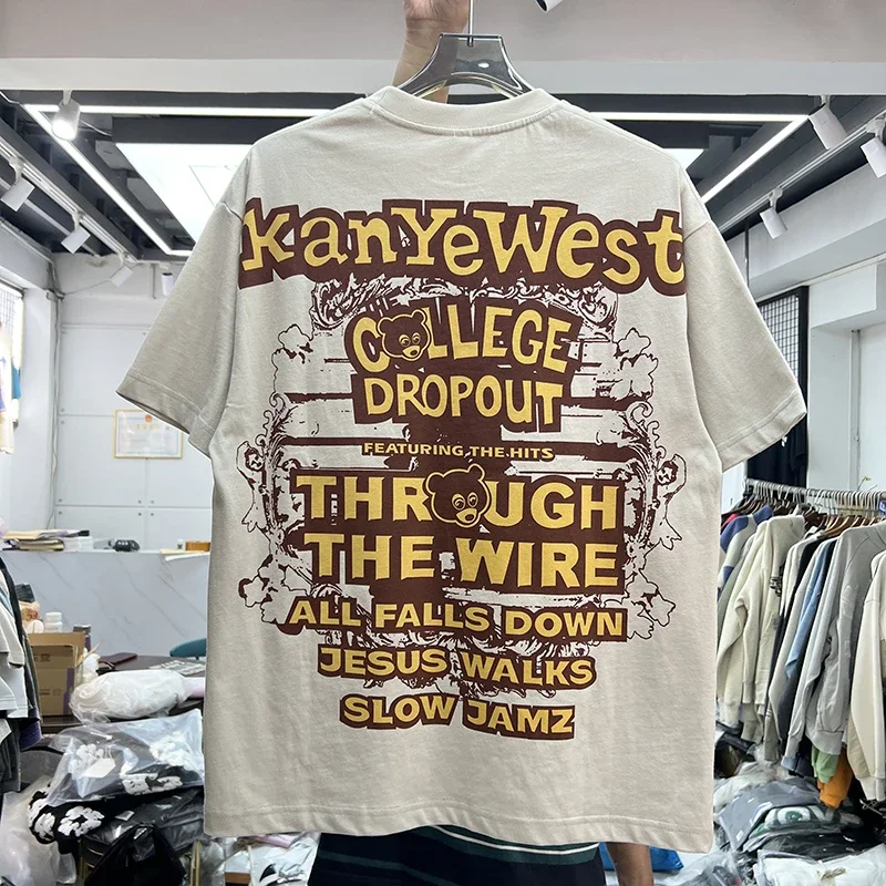 

23SS Streetwear Yellow Puff Print Kanye West T Shirt Men Women Oversize Bear Letter Print Top Tees T-shirts