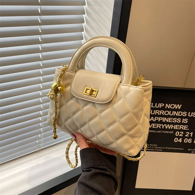 Diamond Pattern Chain High-Grade Mobile Phone Female Crossbody Small Square 2024 Embroidery Thread New Square Bag