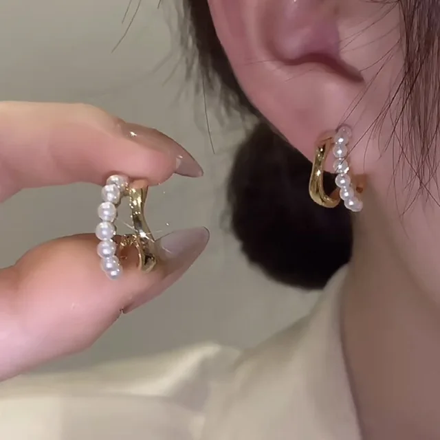 Upscale 14k Gold Luxury Zircon Pearl Twist Stud Earrings