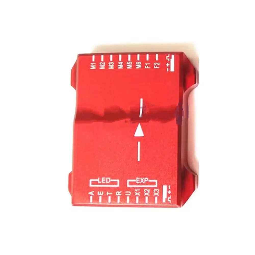 Angle du boîtier de protection pour contrôleur Naza V2 Lite, ouvert montrant l'intérieur usiné.