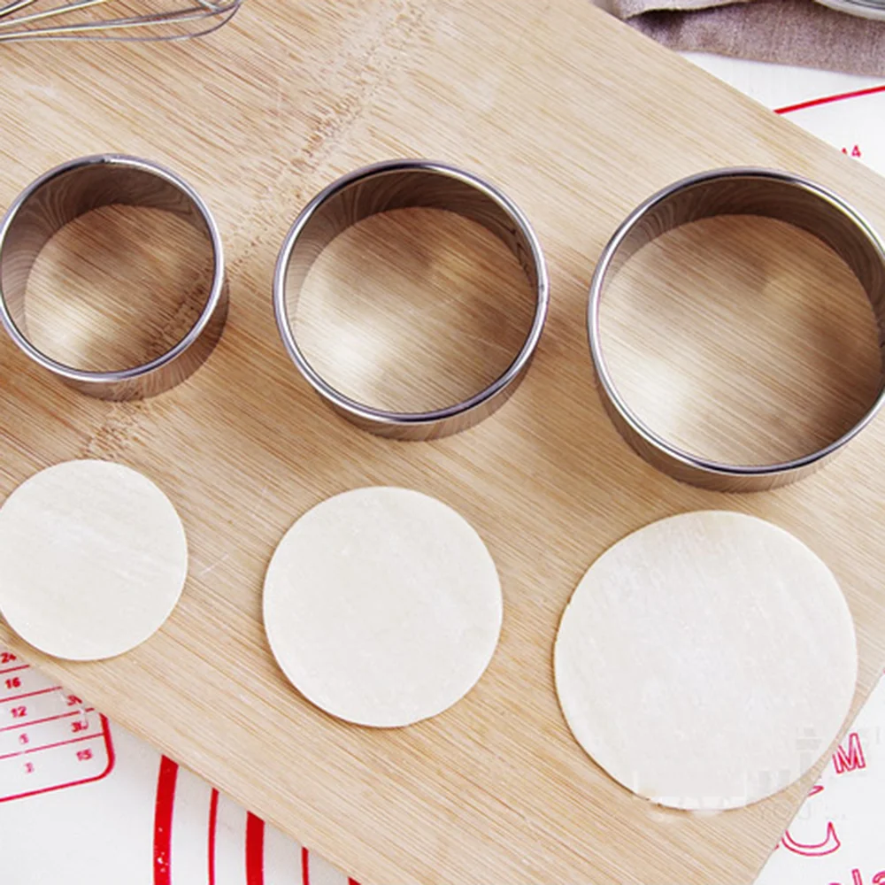 Dough Cutter Baking Tool Baking Accessories Baking Spatula Dumpling Maker 3Pcs/set Stainless Steel Dumpling Wrapper Molds Round Shaped Dough Cutting Tool Portable Dumplings Cutter Kitchen Gadgets
