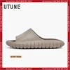 UTUNE Men‘s Trendy Minimalist Non-Slip Home Slippers Comfortable Slides Breathable Soft Thick Sole Casual Summer Beach Sandals 1