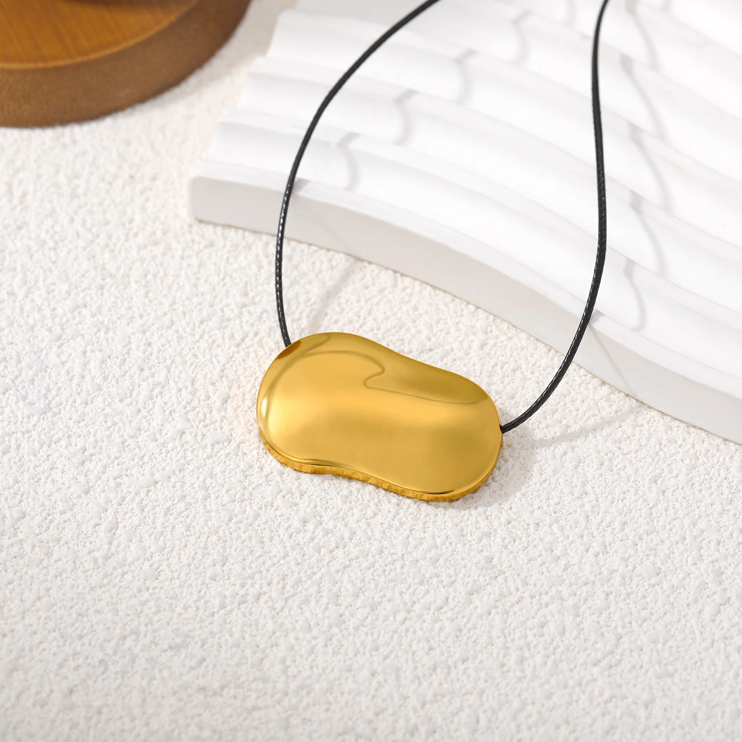 Y2K Short Black Waxed Cord Big Chunky Geometric One Piece Neckalce for Women Minimalist Clavicle Choker Gothic Jewelry Wholesale