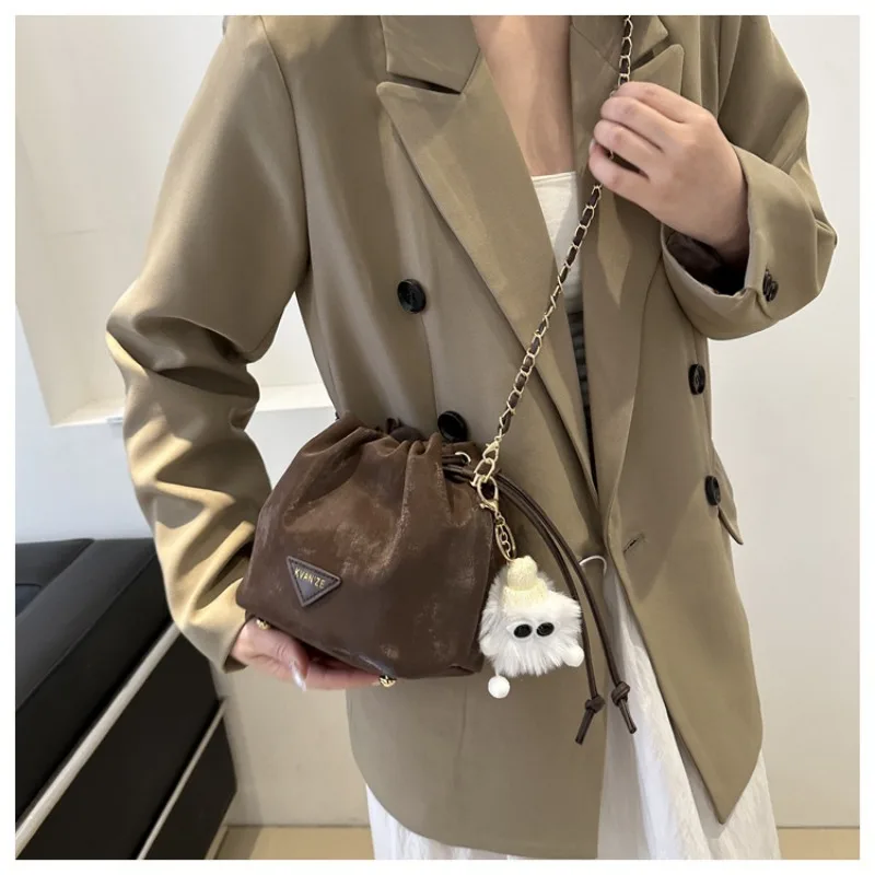 New Fashion Design Small Women's Chain Crossbody Shoulder Bag Small Popular Drawn Western Style Water Bucket Shoulder Bag