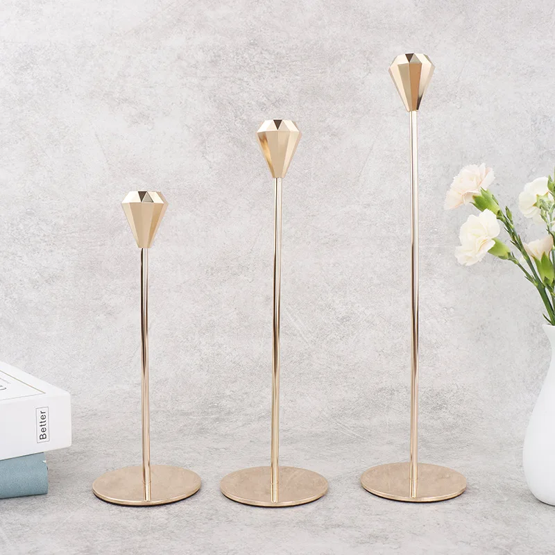 

3pcs /set Retro Luxury Wrought Iron Candlestick Modern Candlelight Romantic Dinner Props Wedding Decoration Candle Holder