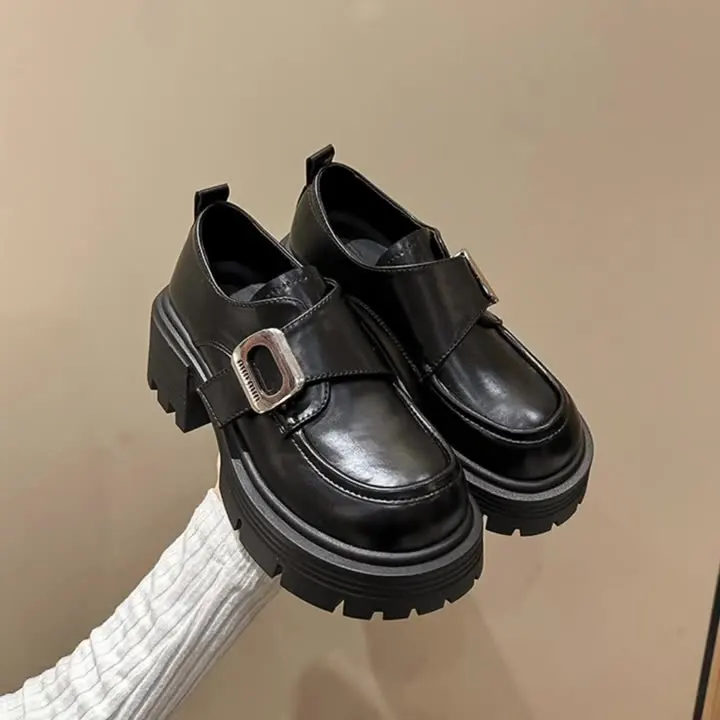 

Туфли женские на платформе, лоферы в британском стиле, круглый носок, мех, без застежки, оксфорды, повседневные женские кроссовки, черные на плоской подошве, Дамская обувь