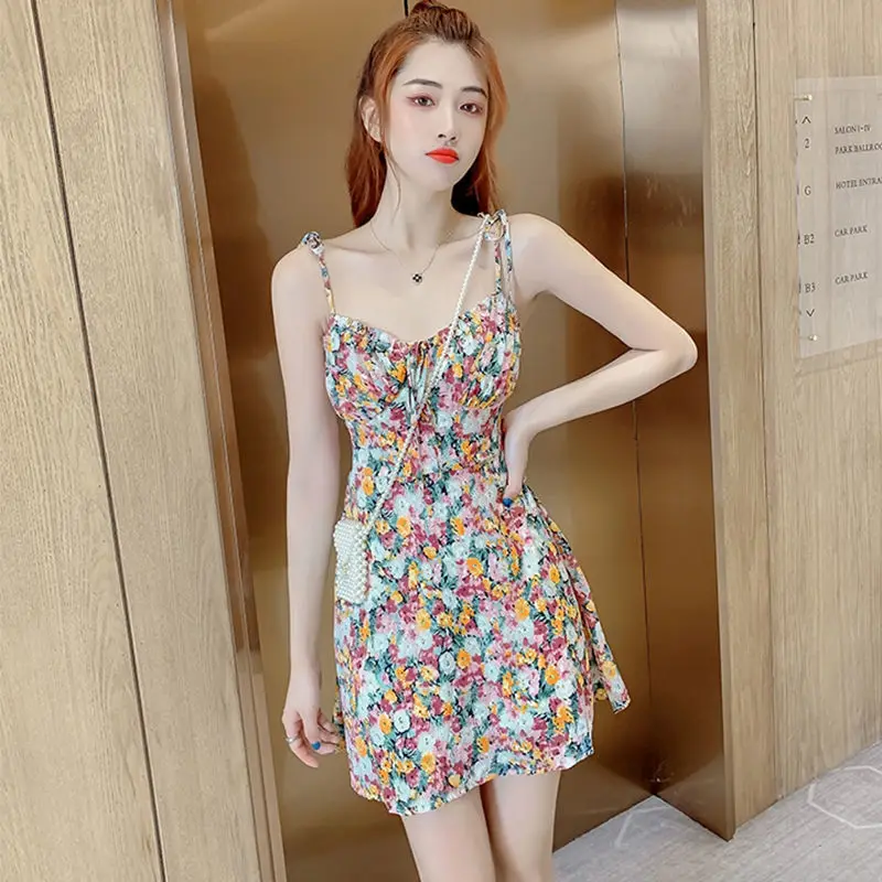 

Broken flower suspender dress for women 2022 new summer retro French sexy close waist slim Chiffon Skirt