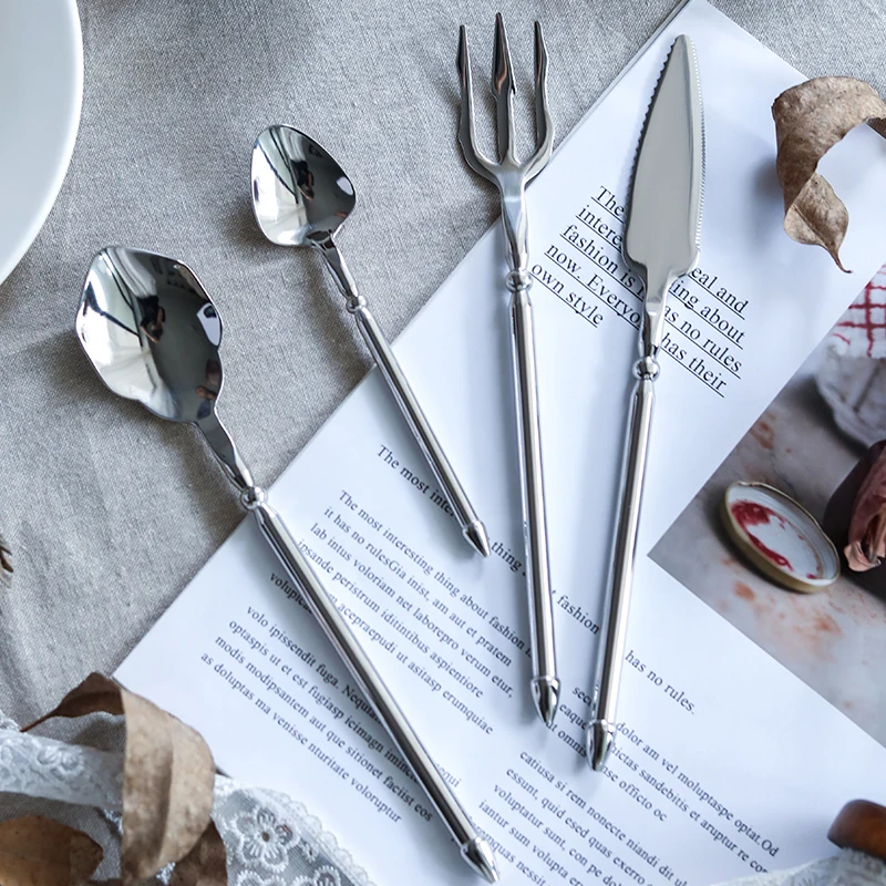 楽天市場】【値下げ】ステーキナイフ フォーク カトラリーセット 2本セット ステンレス製 よく切れる 槌目模様 高級感 シンプル おしゃれ 箱入り :  ザッカーグplus いいもの見つけた ステーキナイフ フォーク 家庭用洋風ナイフフォークスプーンセット レストランや家庭用に最適