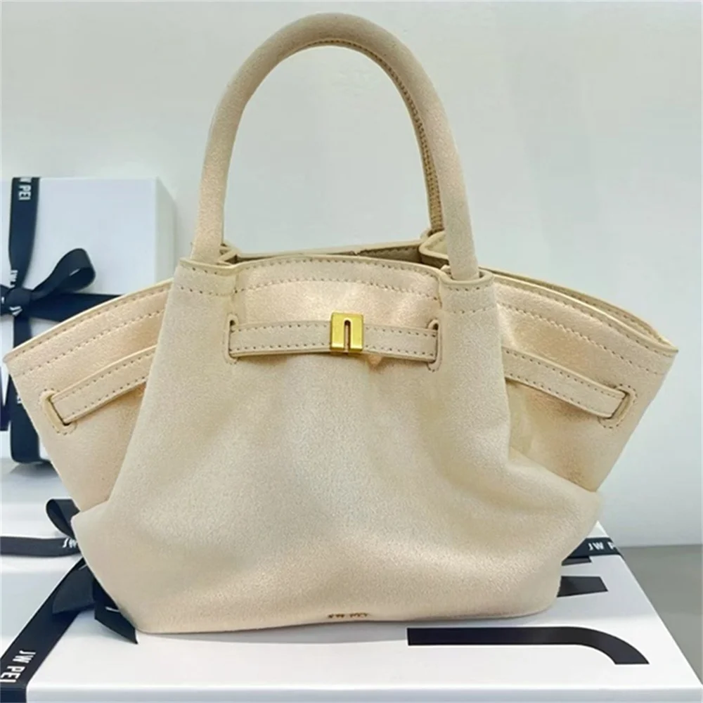 حقيبة كتف نسائية متوسطة الحجم من JW PEI مصنوعة من...