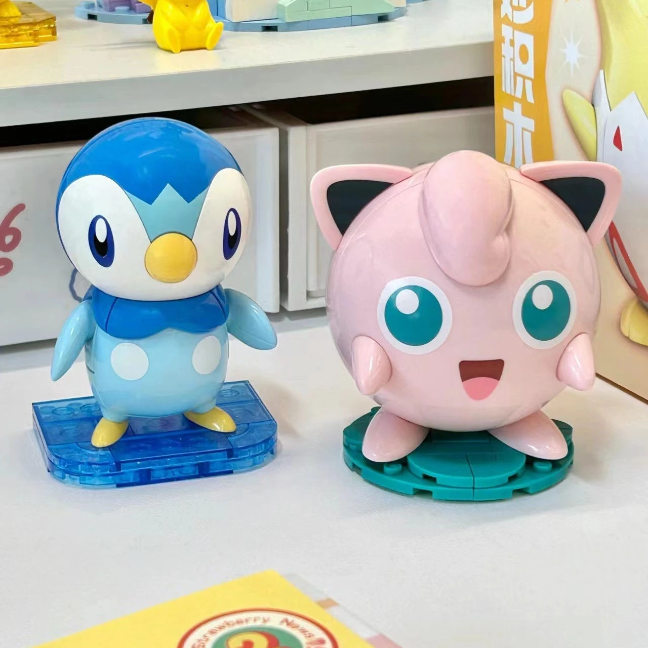 Mega Blocks MEGA Pokémon Togepi And Piplup Poké Ball 2-Pack Action