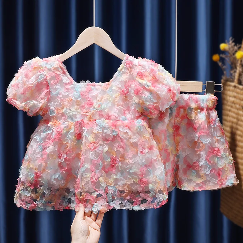 

Комплект для девочек с пузырьковыми рукавами 2024 новый стиль детский костюм с шортами и лепестками милое Повседневное платье принцессы Детские милые модные костюмы