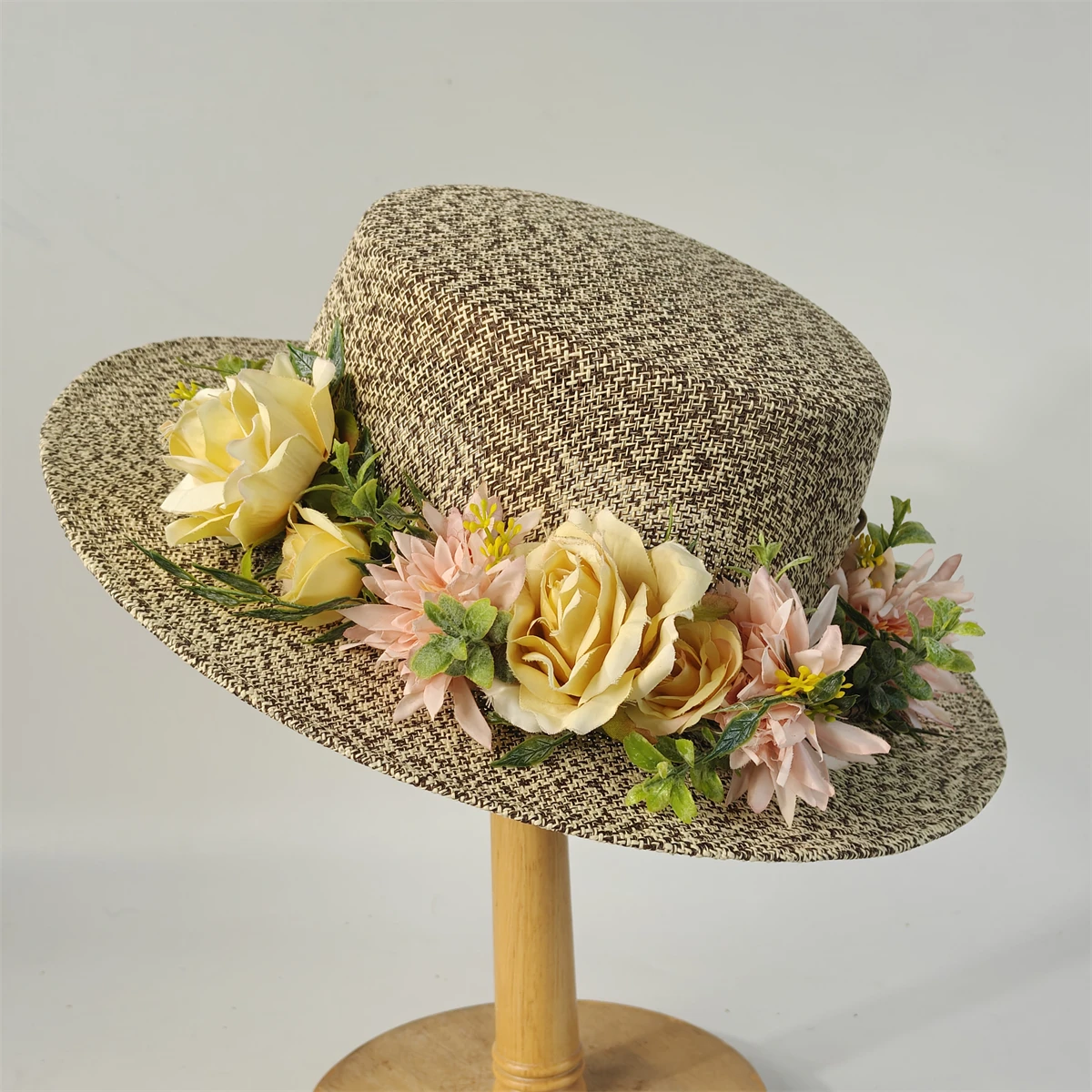 Flacher Strohhut mit Blumenmuster, hohl gewebter Strohhut für Damen und Herren, kariert, schlicht, hochwertig, modisch, Sommer-Sonnenhut, Geschenkhut, Hochzeitshut – Detail 14