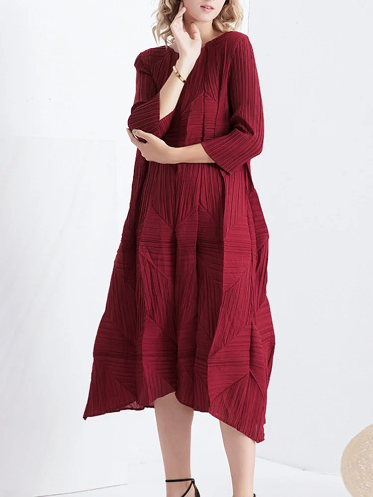 

TVVOVVIN Plaid Pleated Dress Diamonds Women 2023 Autumn New O-neck Three Quarter Sleeve Solid Color Female Elegant Clothing FYO1