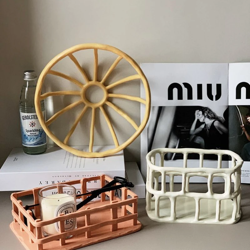 Hollow Resin Fruit Tray Home Living Room Desktop Fruit Plate Snack Candy Bowl Furnishings Cosmetic Storage Basket Holder fruit plate snack bowl