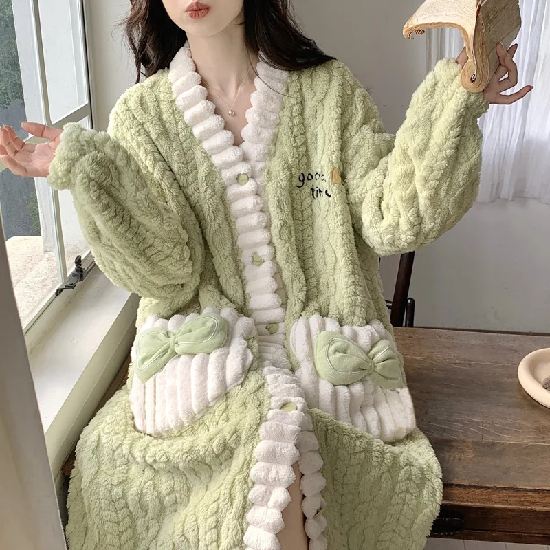 Autumn Winter Long Warm Bath Robes for Women Cute Thick Coral Velvet Homewear Long Nightgowns Hooded Sleepwear Ladies Loungwear