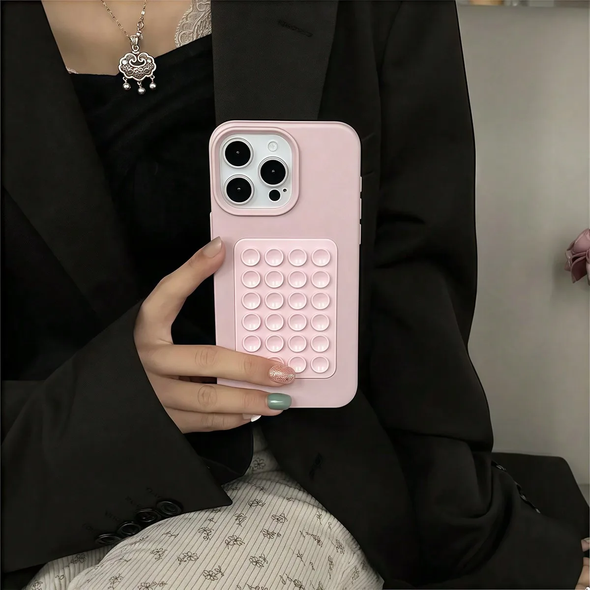 3D Litchi Pattern Shockproof Phone Case with Suction Cup Stand