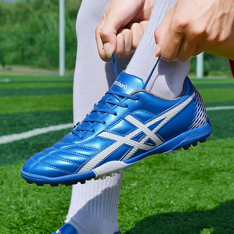 New Fashion Low Football Shoes Men Women Grass Long Spike Soccer Sneakers Outdoor Light Futsal Cleats football shoes