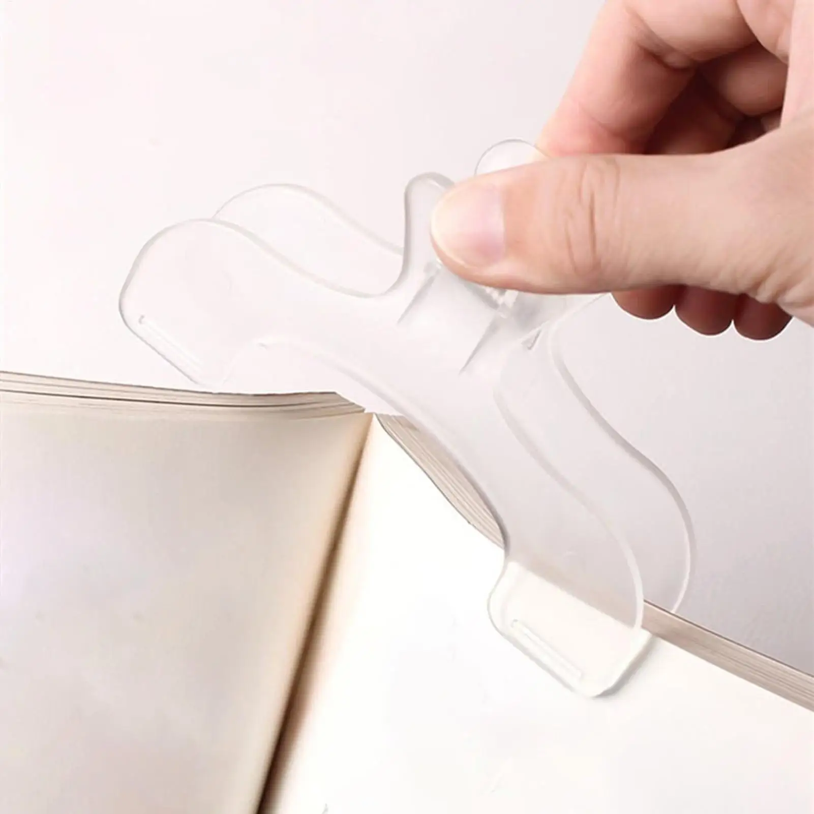Transparent Plastic Book Clip Simple Reading Aid Fixed Book Page Holder Bookmark Creative Practical Note Holder Gift For Student