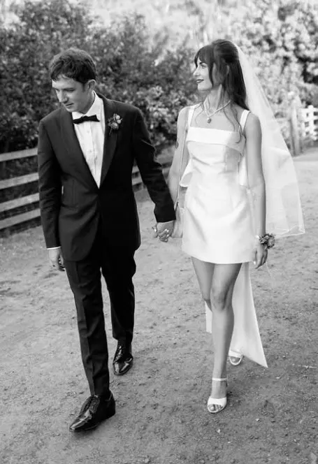 DREAM Customized Simple Straps Square Collar Satin Short Wedding Dress Backless Mini Above Knee Bridal Detachable Bow Gown 2025 photo review