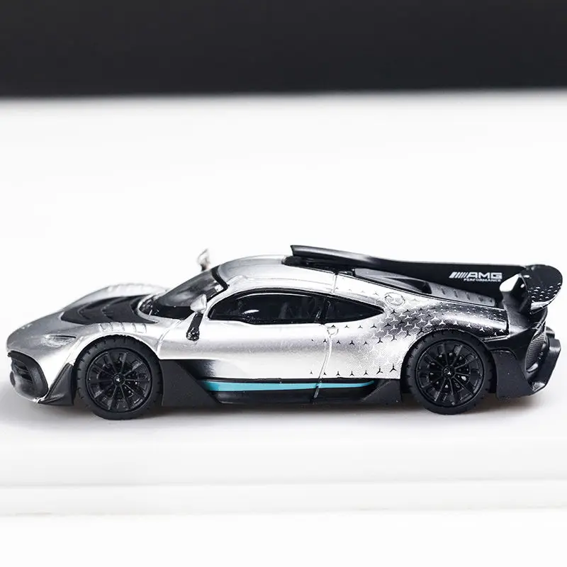 1:64 Limited Edition Mercedes-Benz AMG ONE Starlight Paint Simulation Alloy Car Model Collection 4