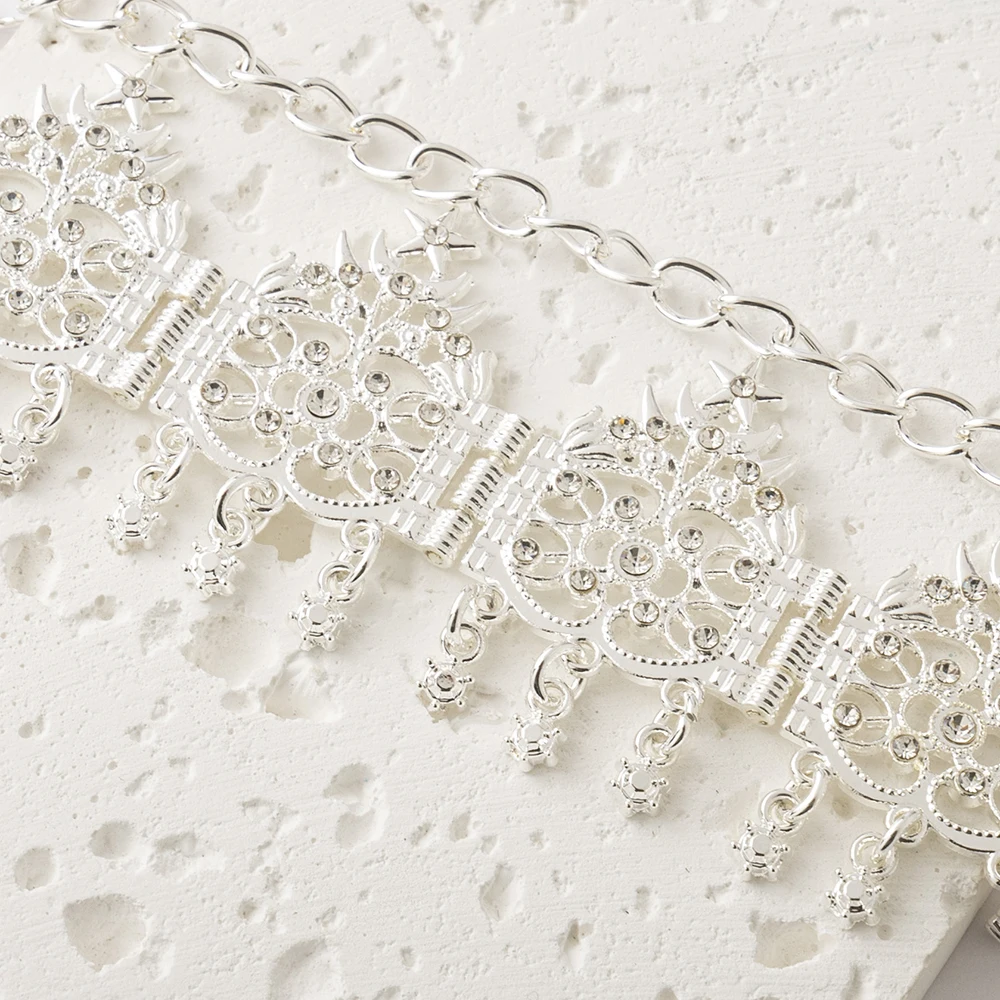 Marokkanischer Fransen-Haarschmuck in Goldfarbe, Algerische Braut-Kopfkette, Metall-Party-Geschenk, Weißer Kristall-Schmuck mit Tropfglasur – Detail 23