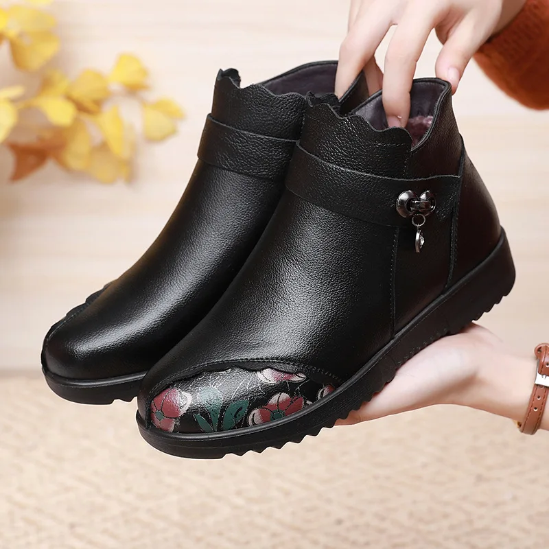 

Winter Genuine Leather Warm Women Boots Thick Plush Snow Boots Women Casual Cotton Shoes Mother Non-slip Booties