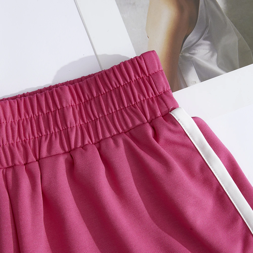 Рисунок 4 - Женские летние красные шорты Cherry