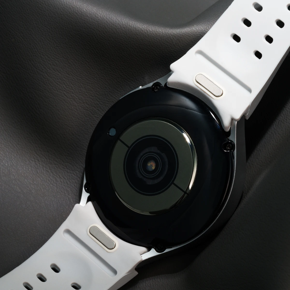 Quick Button Silicone Strap: Versatile and Stylish Smartwatch Bracelet Band