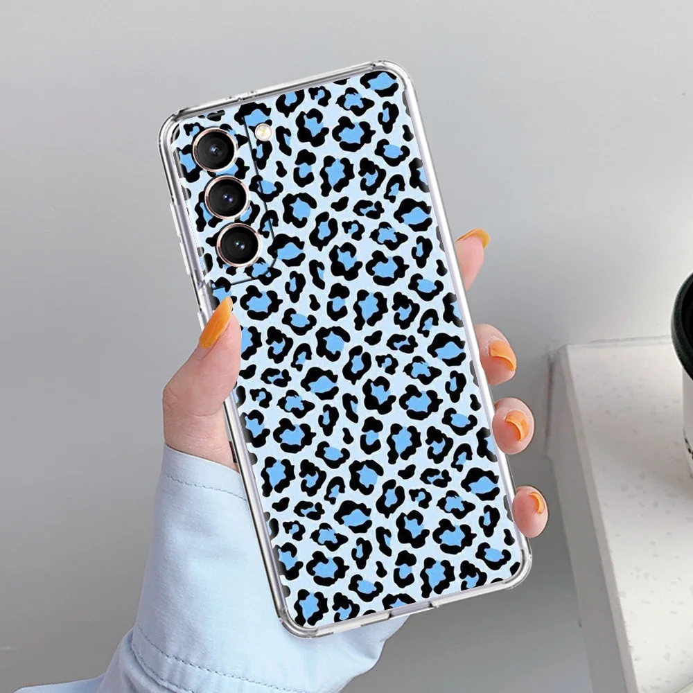Leopard Print Soft Clear Phone Case - Trendy and Stylish