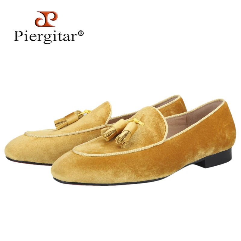 

Piergitar Classic Three Colors Velvet Slip-On Slippers Shoes Handmade Tassels Men's Loafers For Party And Wedding Red Bottoms