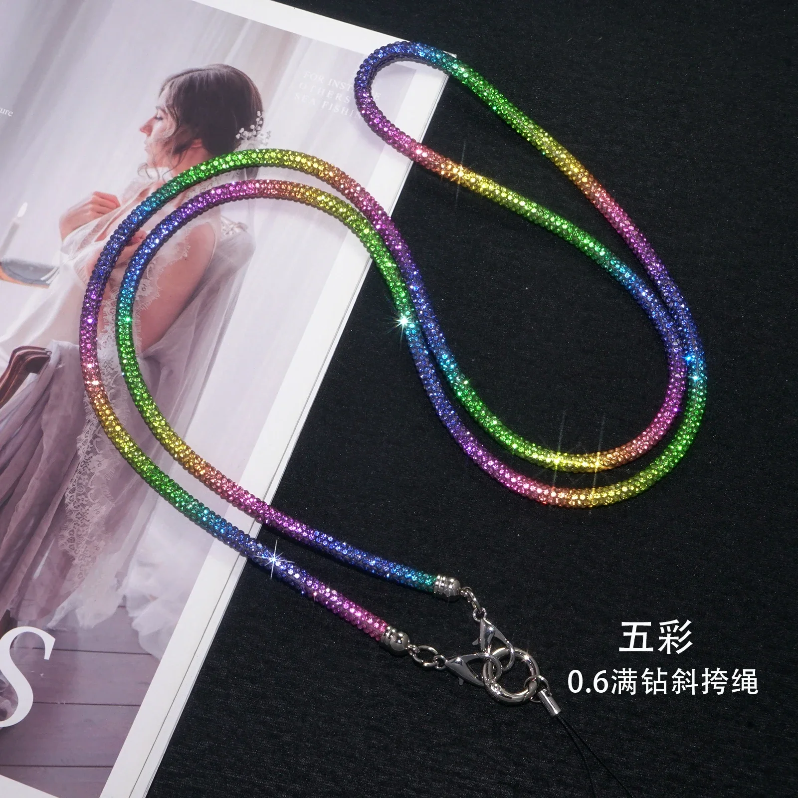Universal Crossbody Phone Lanyard with Fashionable Neck Strap
