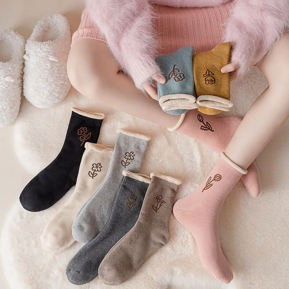 Рисунок 5 - Носки вязаные носки для сна с цветочным