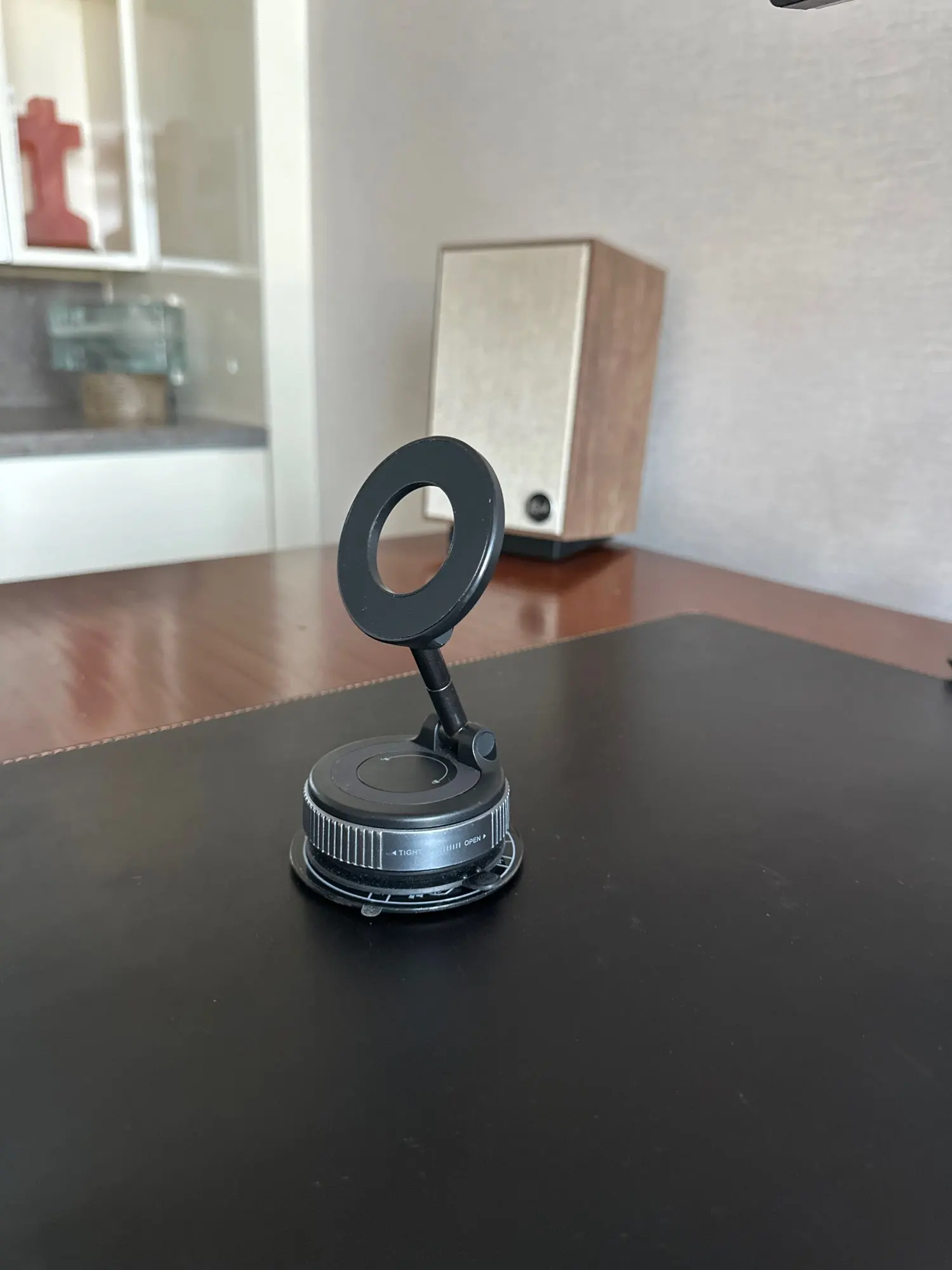 Magnetic Car Phone Holder 360° Rotation Folding With Vacuum Suction Cup For iPhone 12-16 Series Car/Gym/Driving Phone Holder photo review